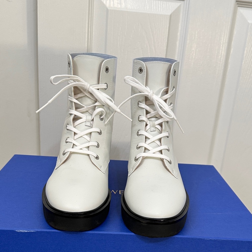 Stuart Weitzman Henley White Lace-Up Women's Bootie US 7.5